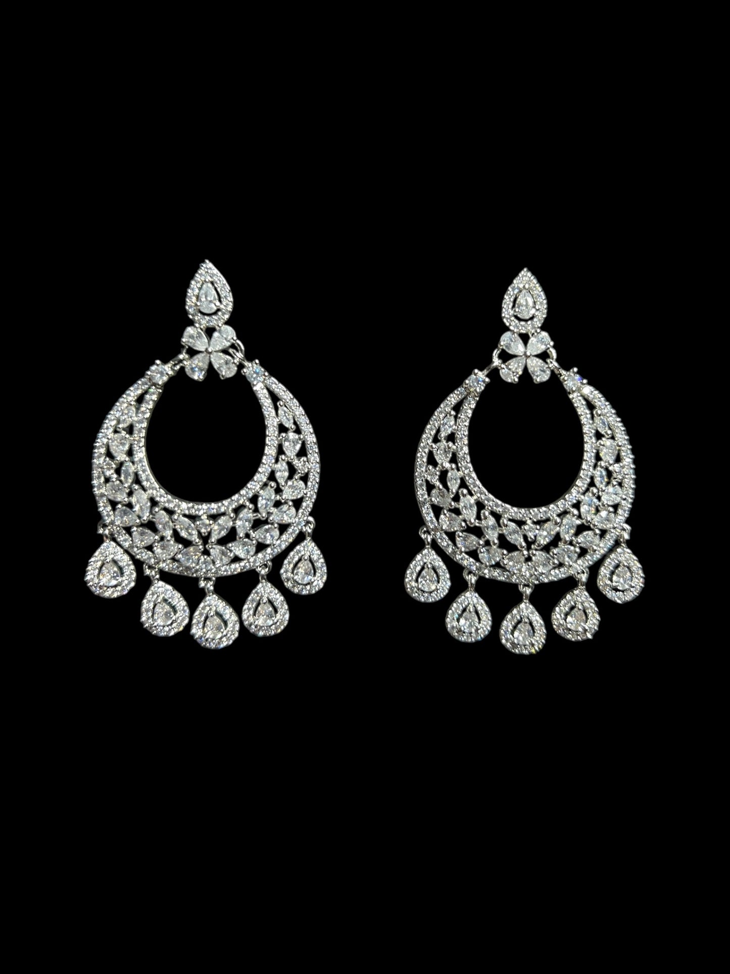 FERNANDA DIAMOND EARRING E-1045