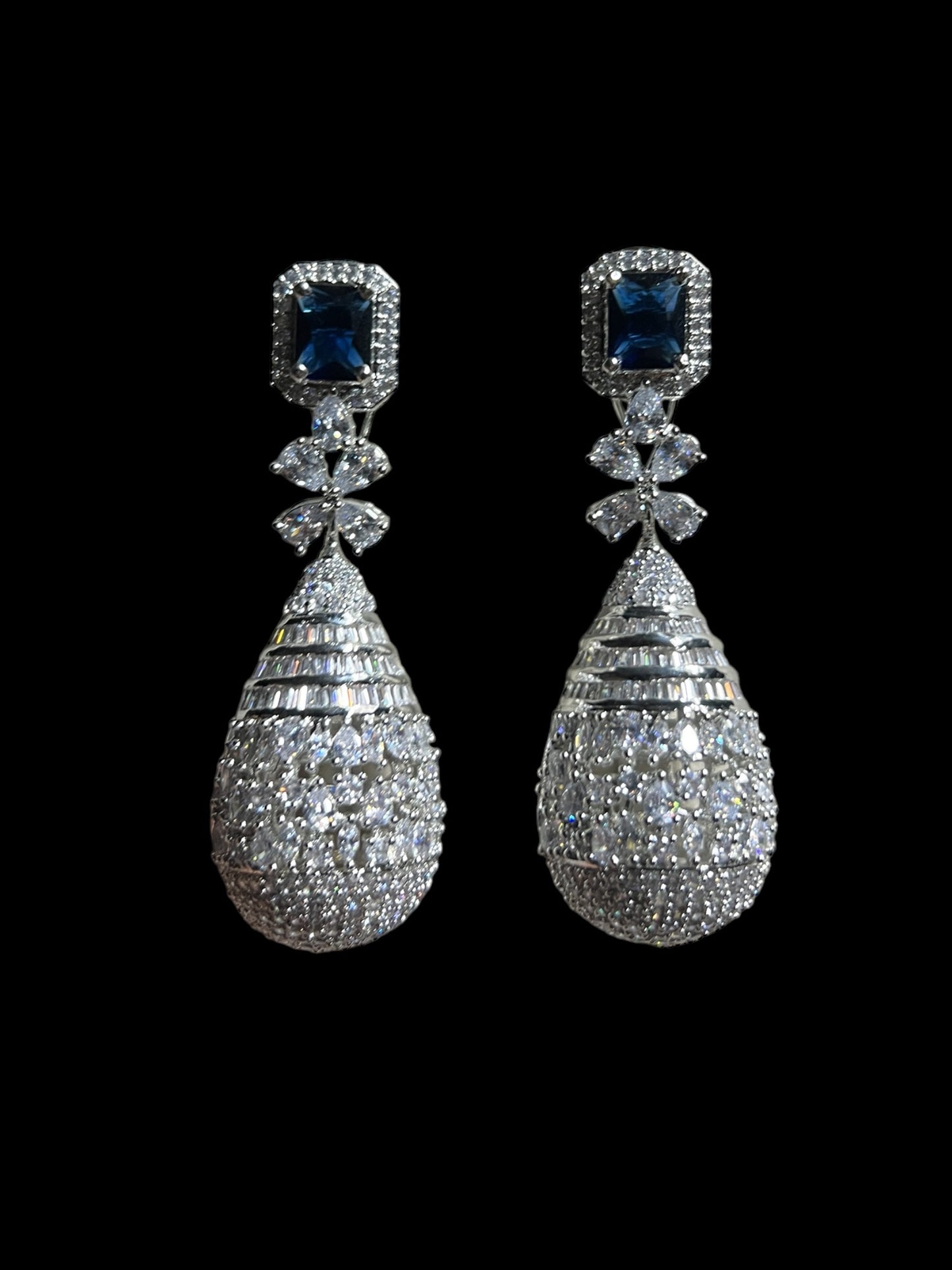 TYRA DIAMOND EARRING E-1039