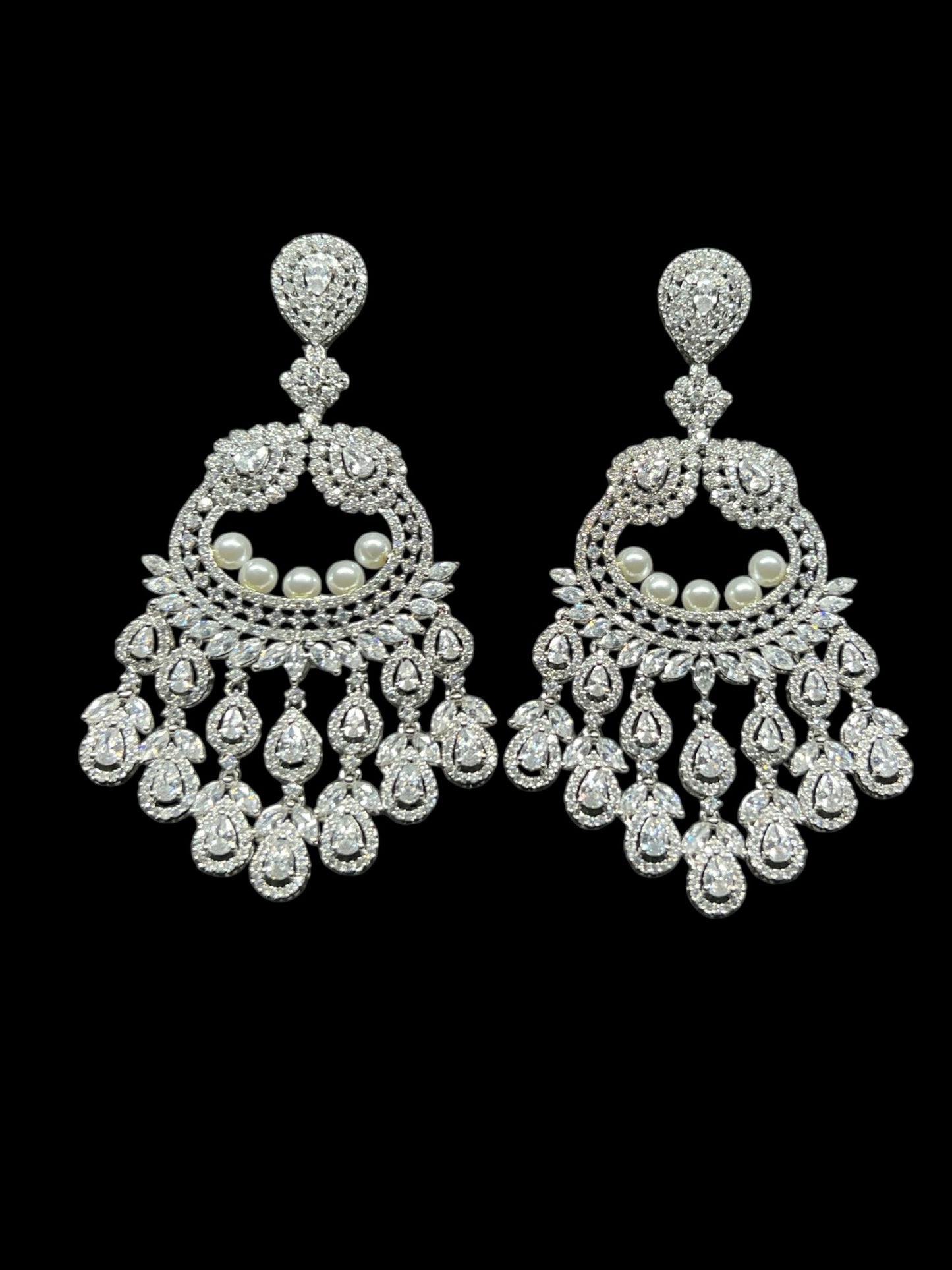 VIHA DIAMOND EARRING E-1064