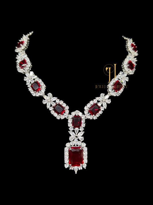 ESTRELLA DIAMOND NECKLACE