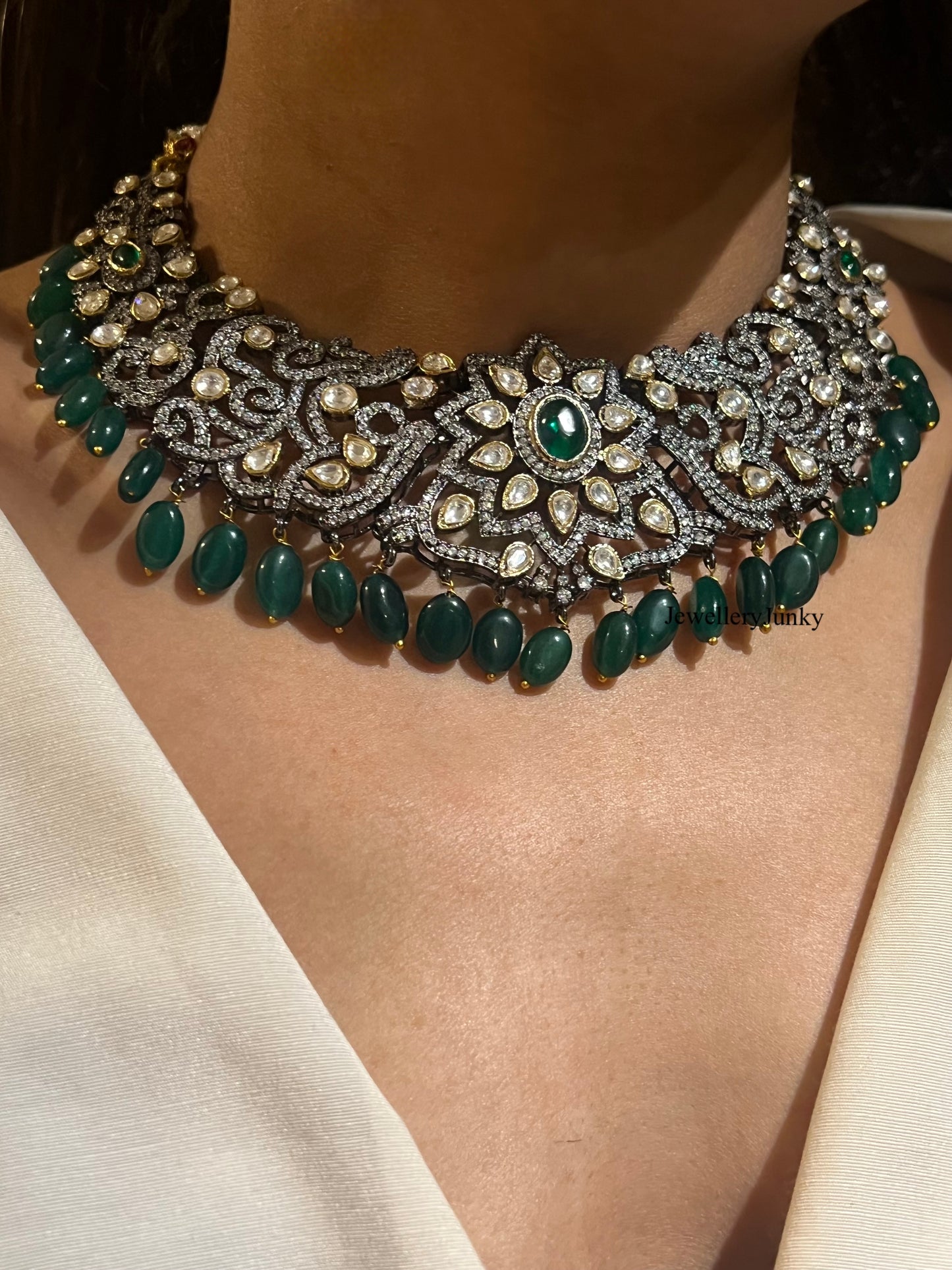 SNEH EMERALD KUNDAN NECKLACE