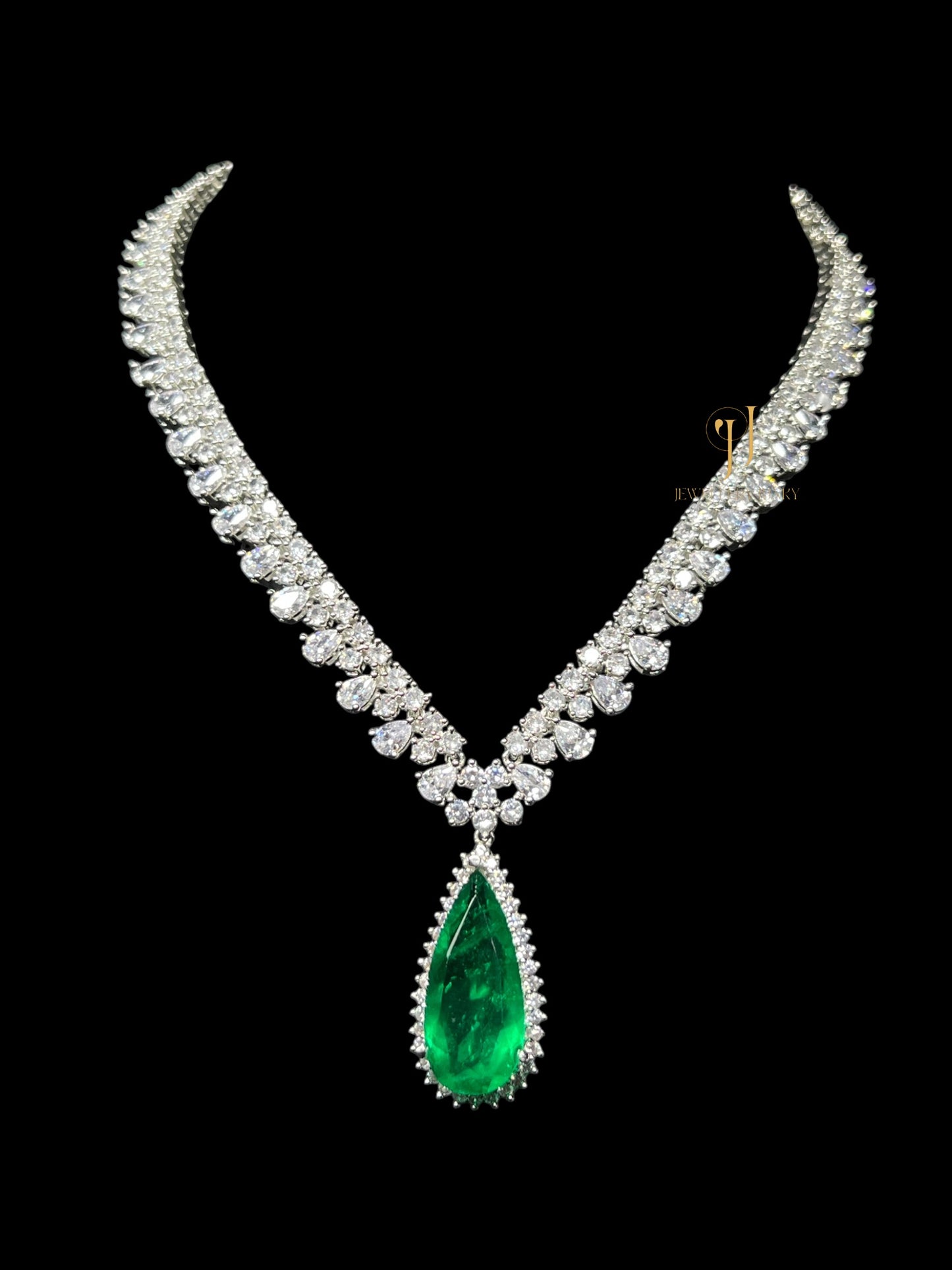 ELIA DIAMOND NECKLACE