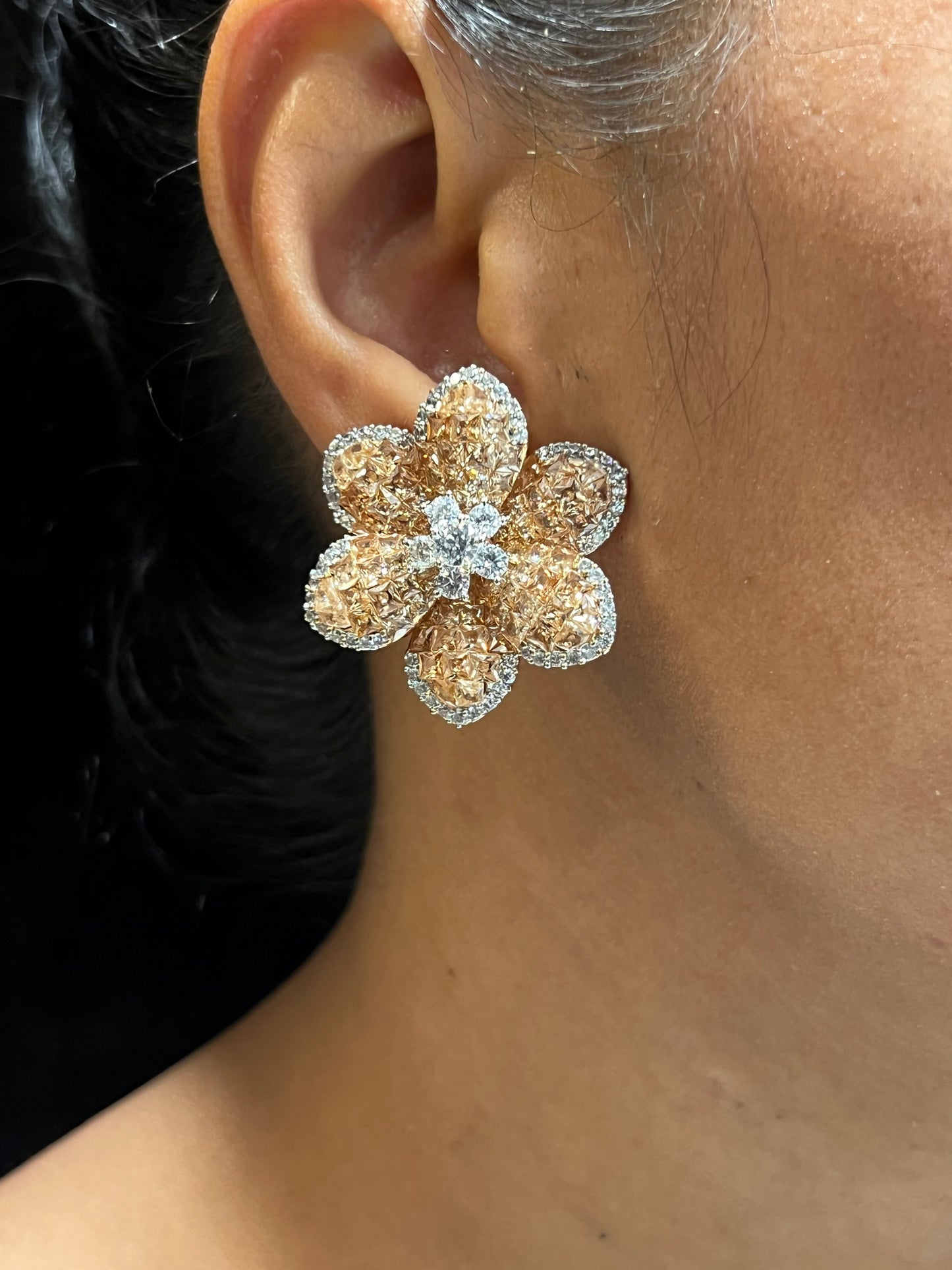 ASTRIA INVISIBLE FLOWER DIAMOND STUD