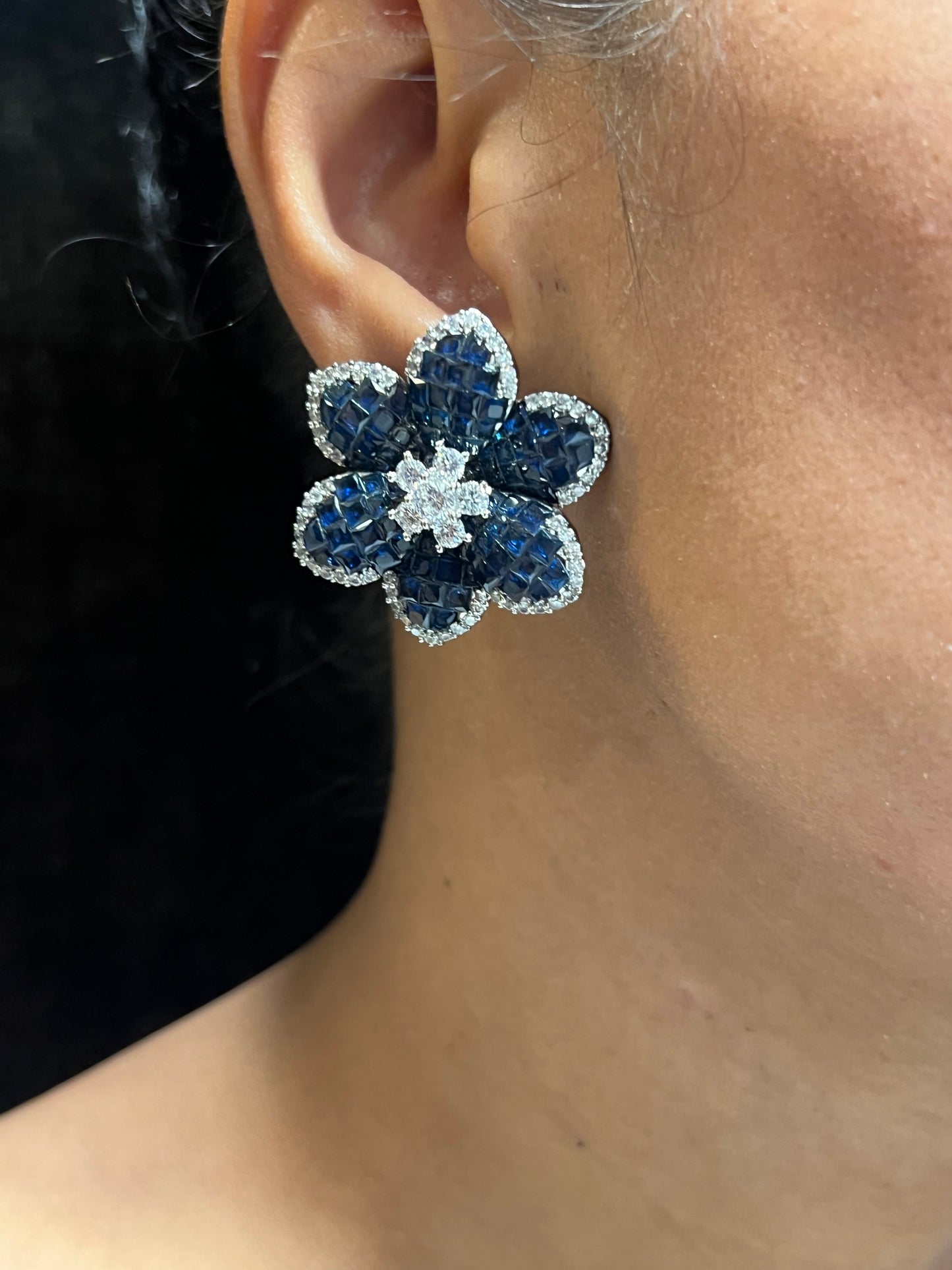 ASTRIA INVISIBLE FLOWER DIAMOND STUD