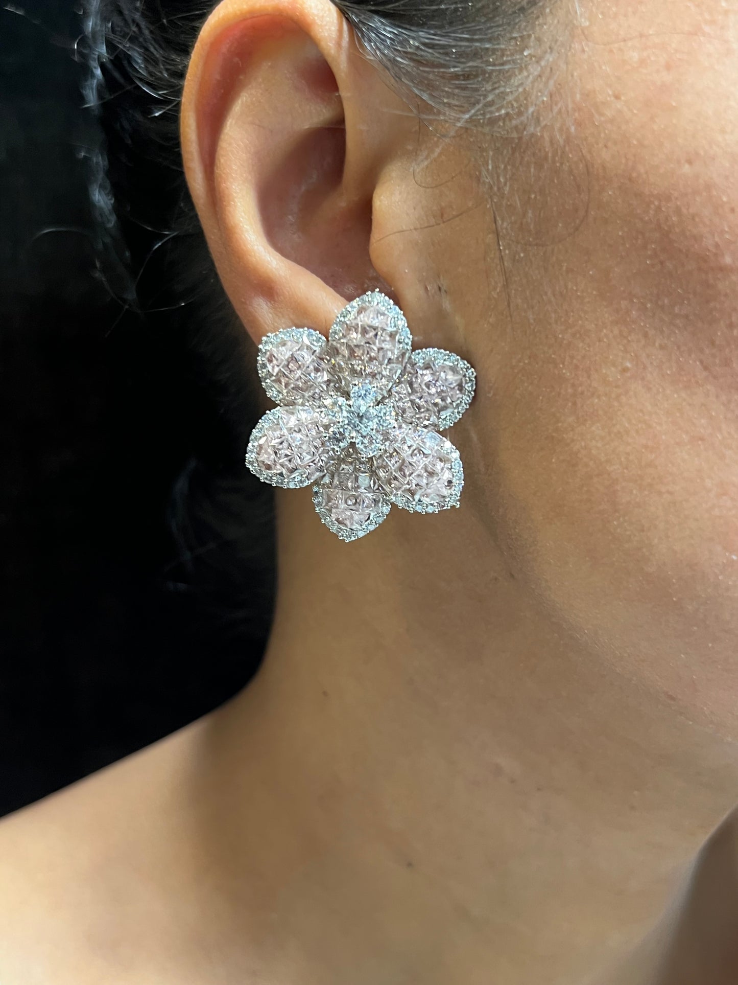 ASTRIA INVISIBLE FLOWER DIAMOND STUD