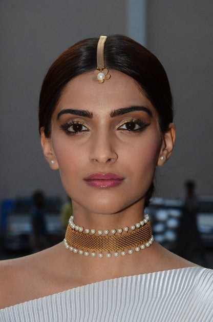 SONAM KAPOOR PEAR CHOKER