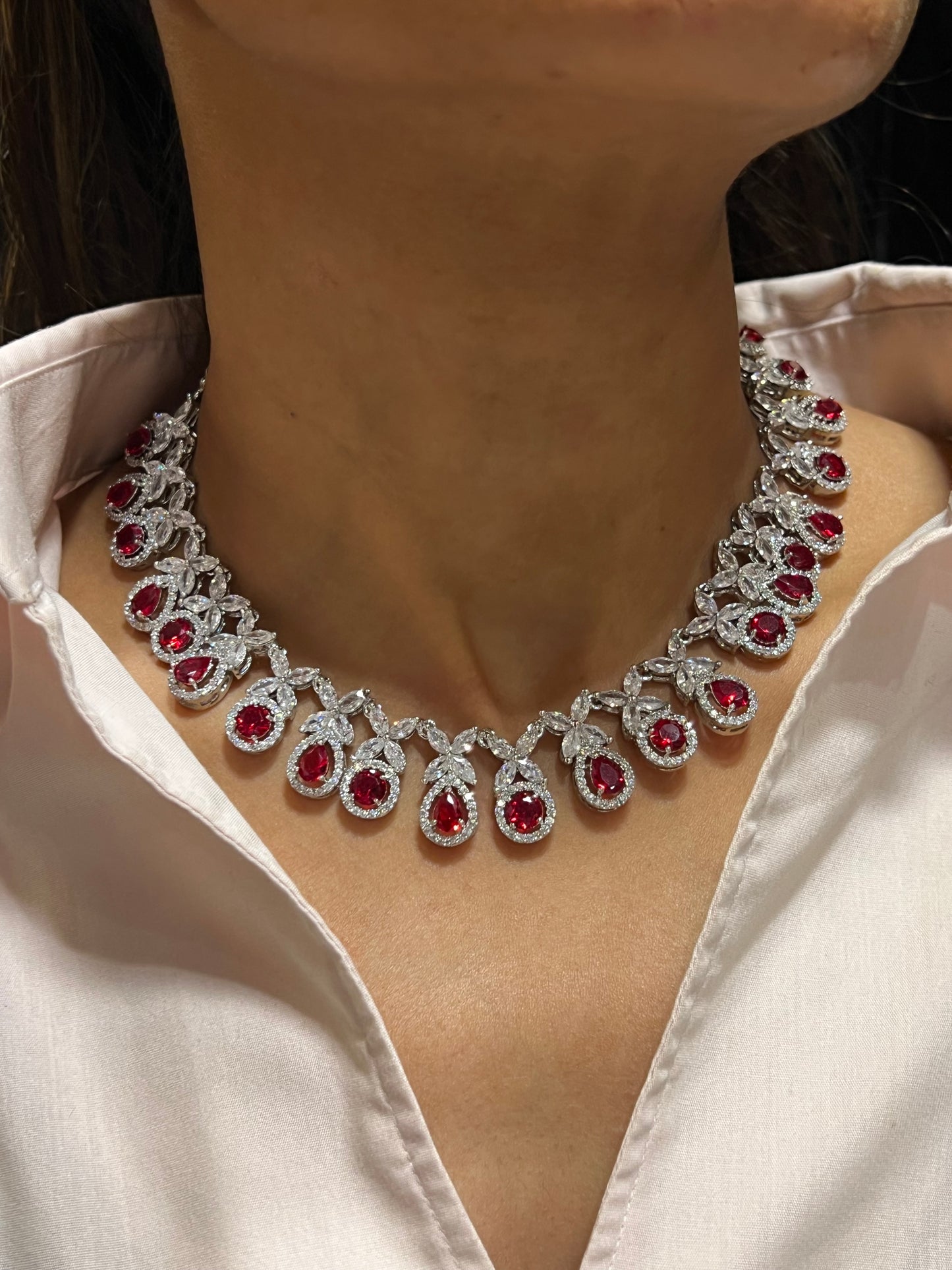 DIYAN DIAMOND NECKLACE