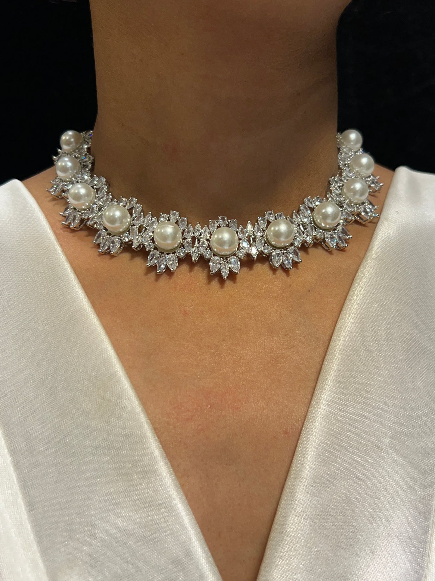 XENIA DIAMOND PEARL NECKLACE