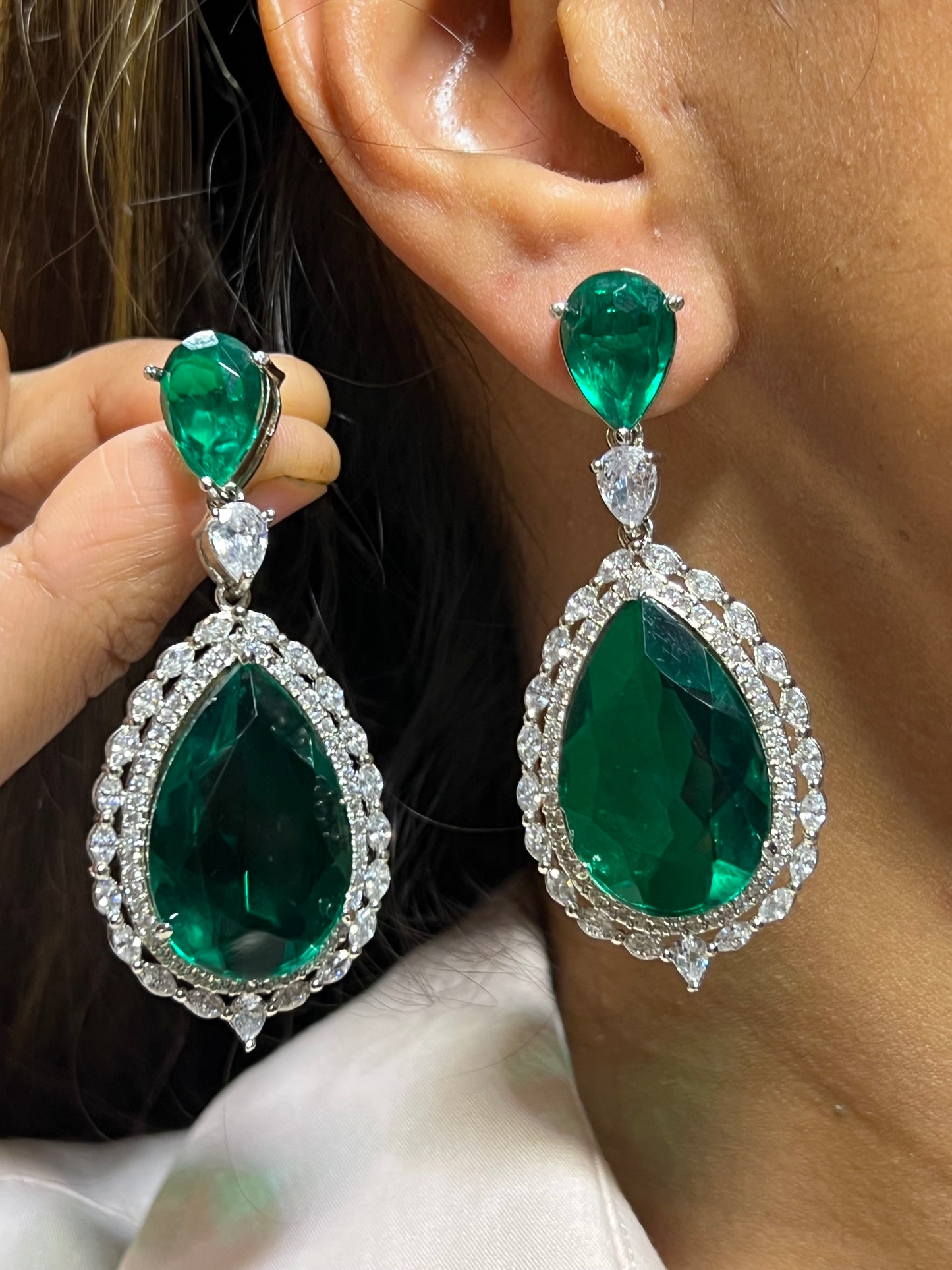 Arshia Diamond Drop Earrings