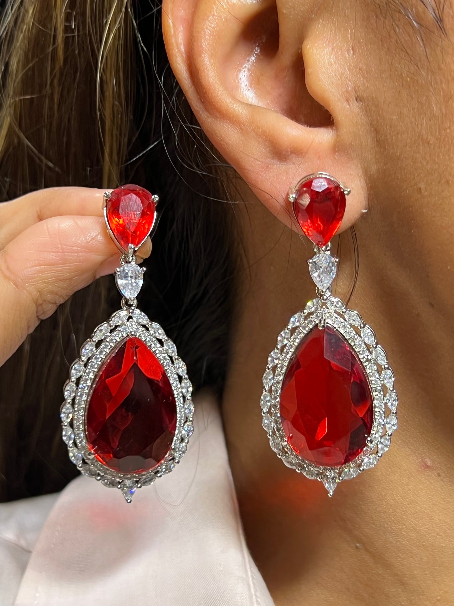 Arshia Diamond Drop Earrings