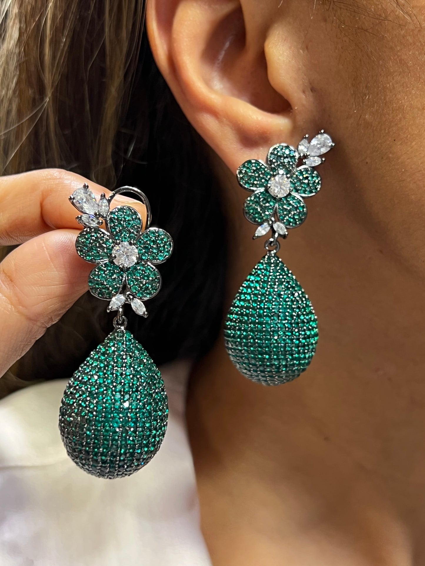 SAZIA DIAMOND NANO EARRING E-1018