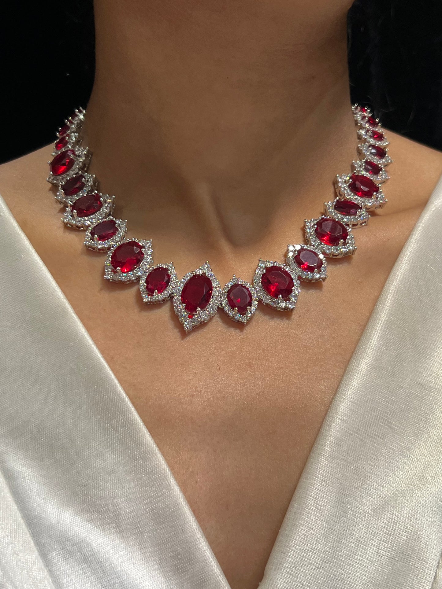 NORA OVAL DIAMOND NECKLACE