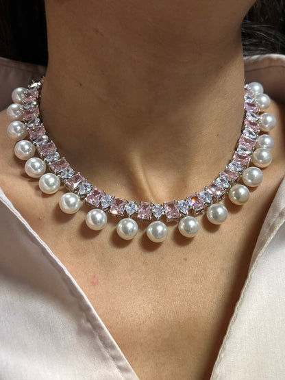 SOHA DIAMOND PEARL NECKLACE