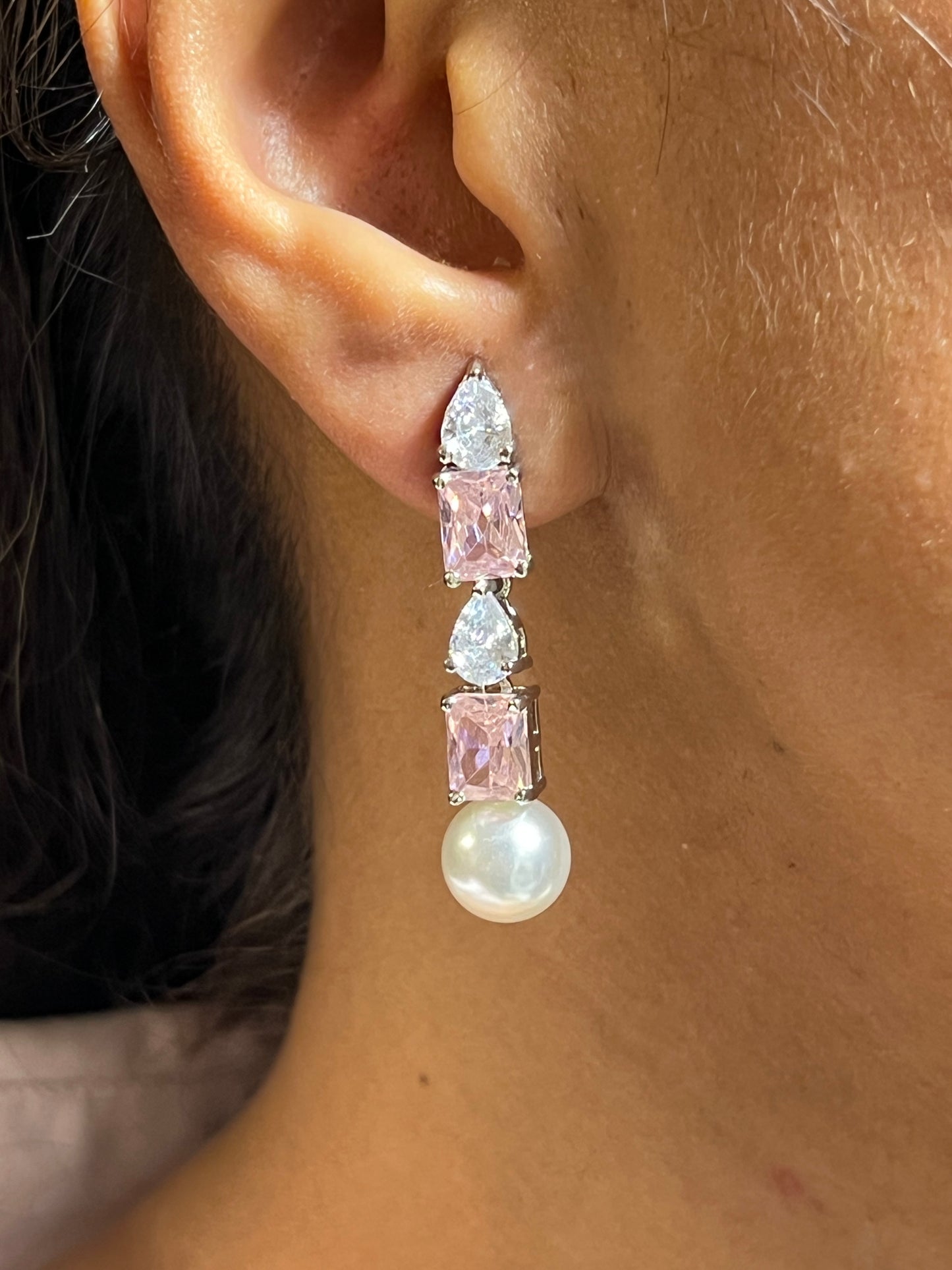 SOHA DIAMOND PEARL NECKLACE