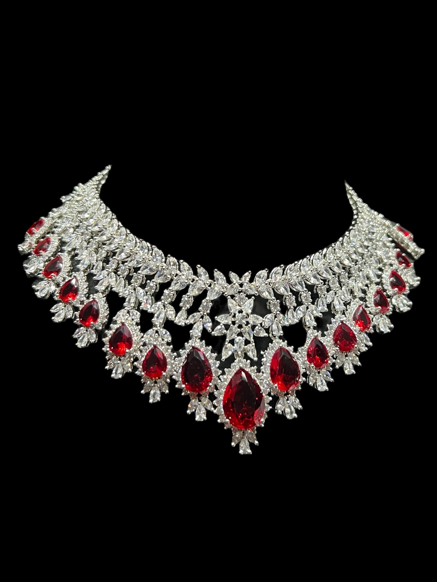 DAFFI DIAMOND NECKLACE