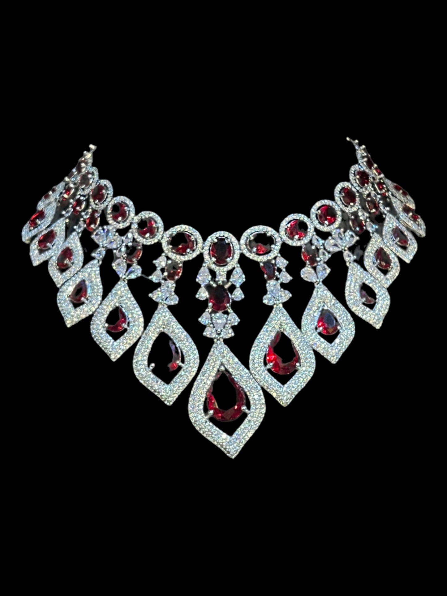 LAYA DIAMOND NECKALCE