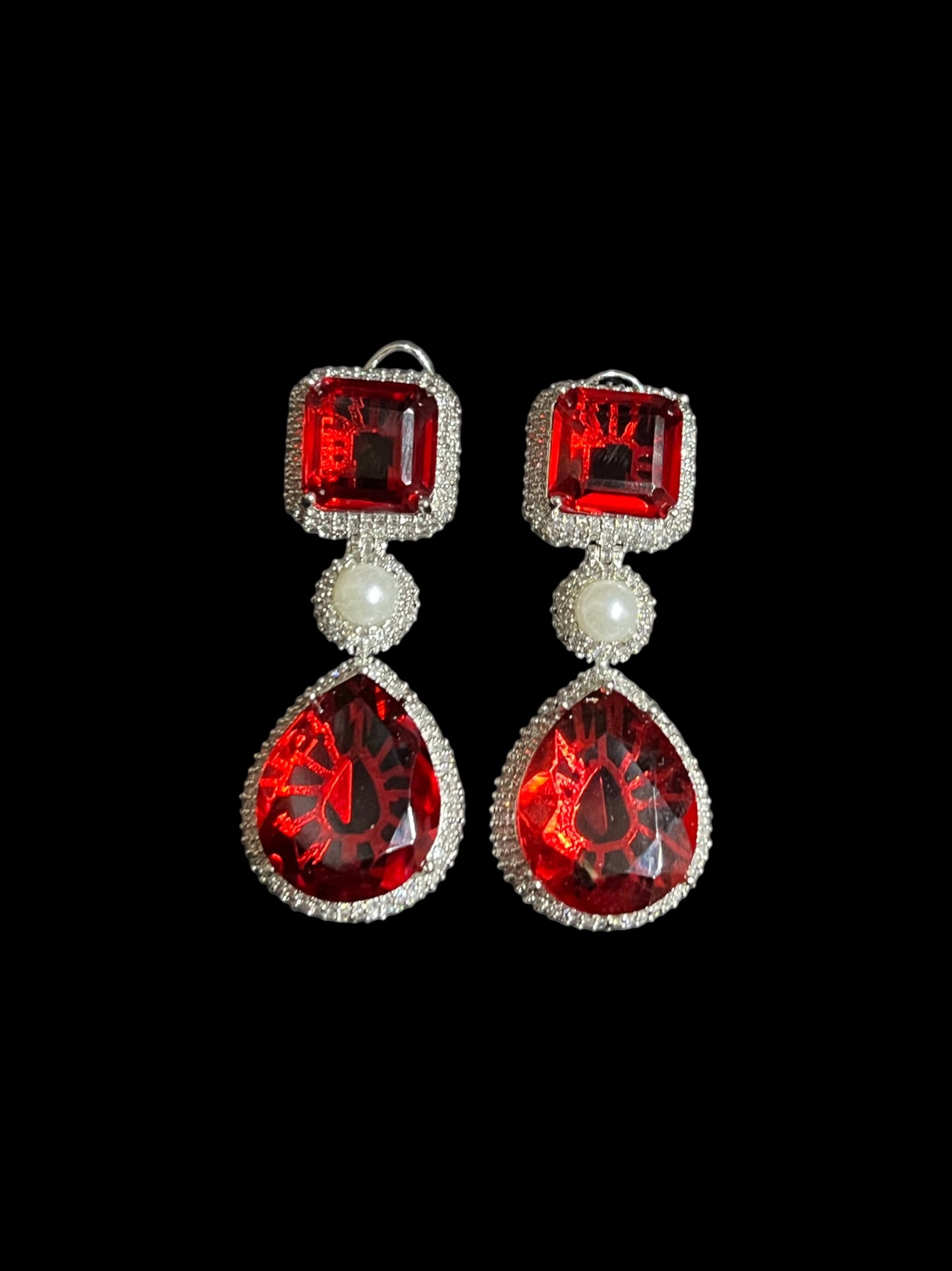 LVY DIAMOND EARRING