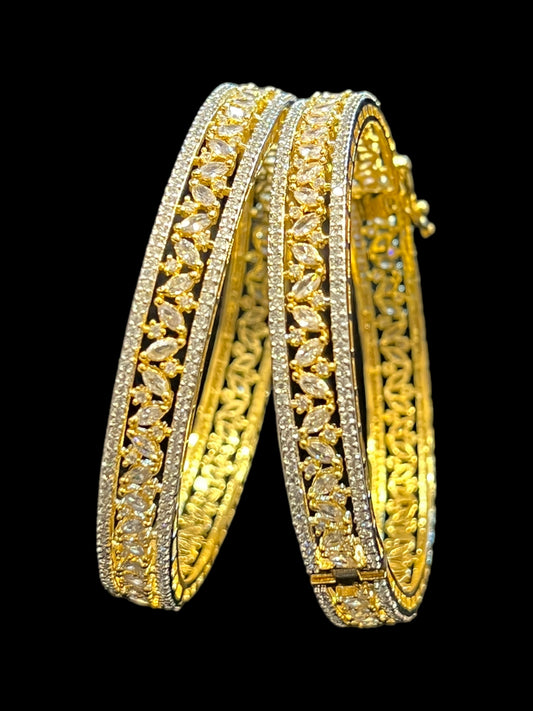 LISA DIAMOND BANGLE