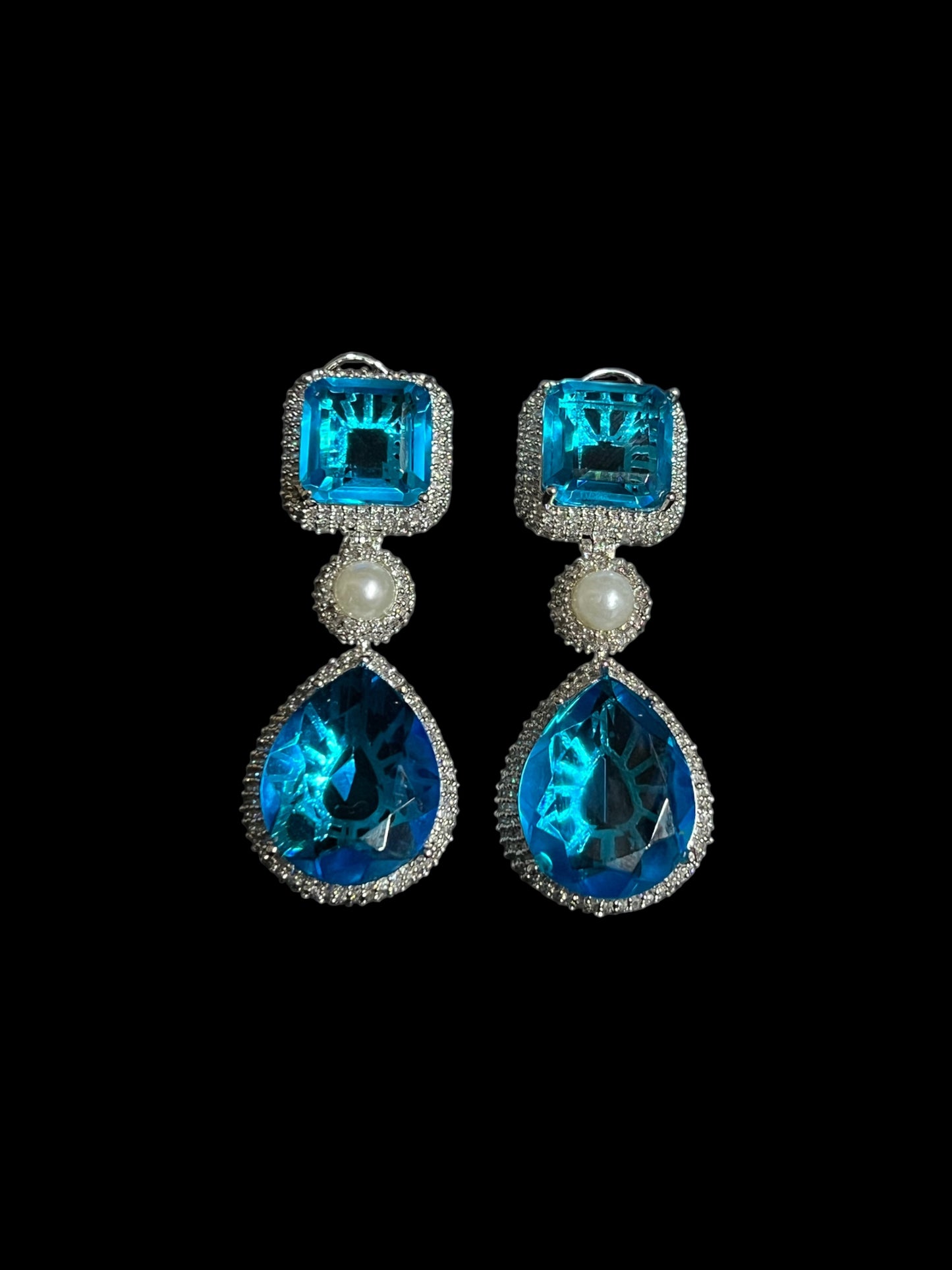 LVY DIAMOND EARRING