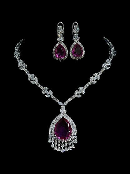 HELEN DIAMOND NECKLACE