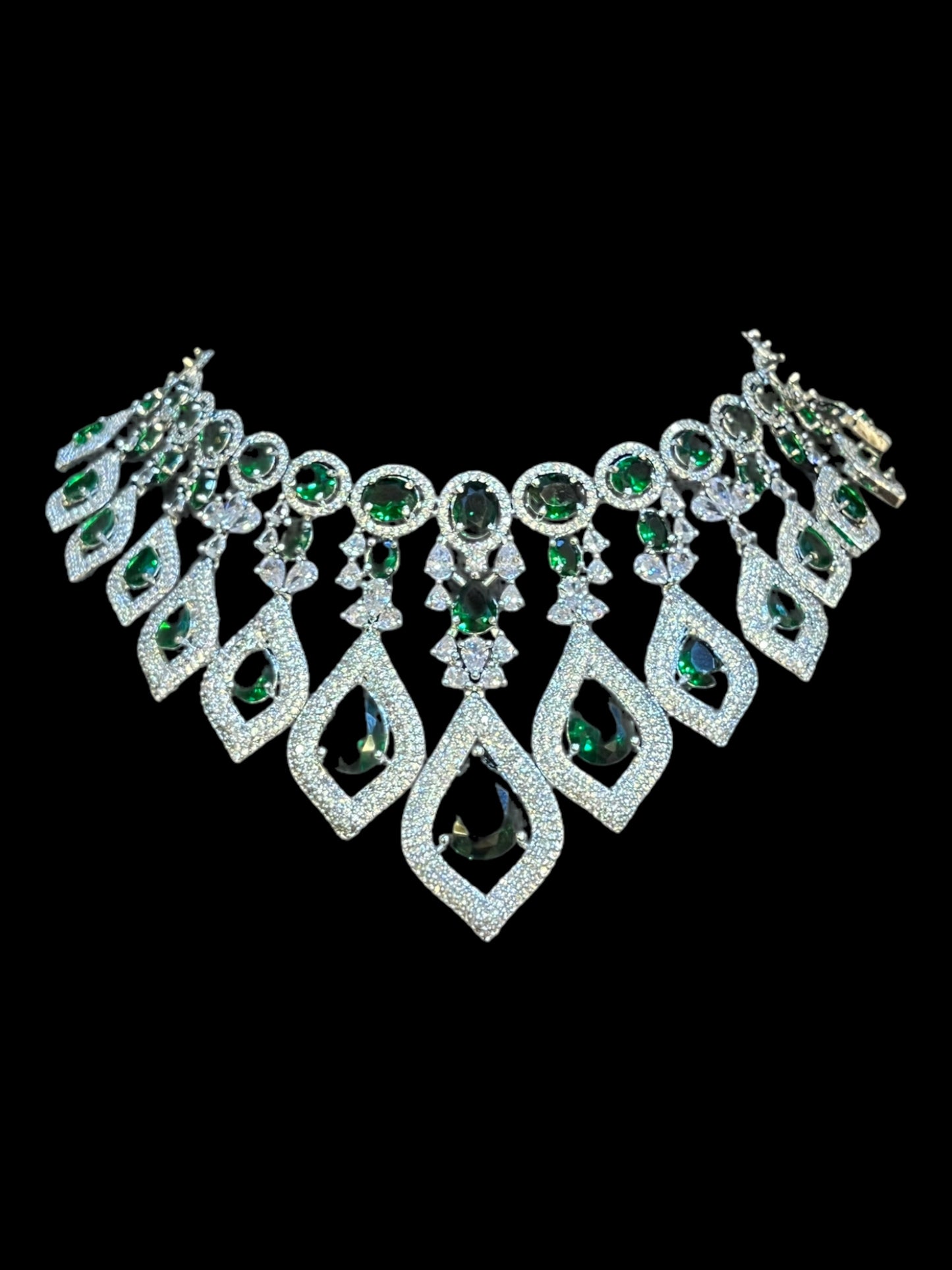 LAYA DIAMOND NECKALCE