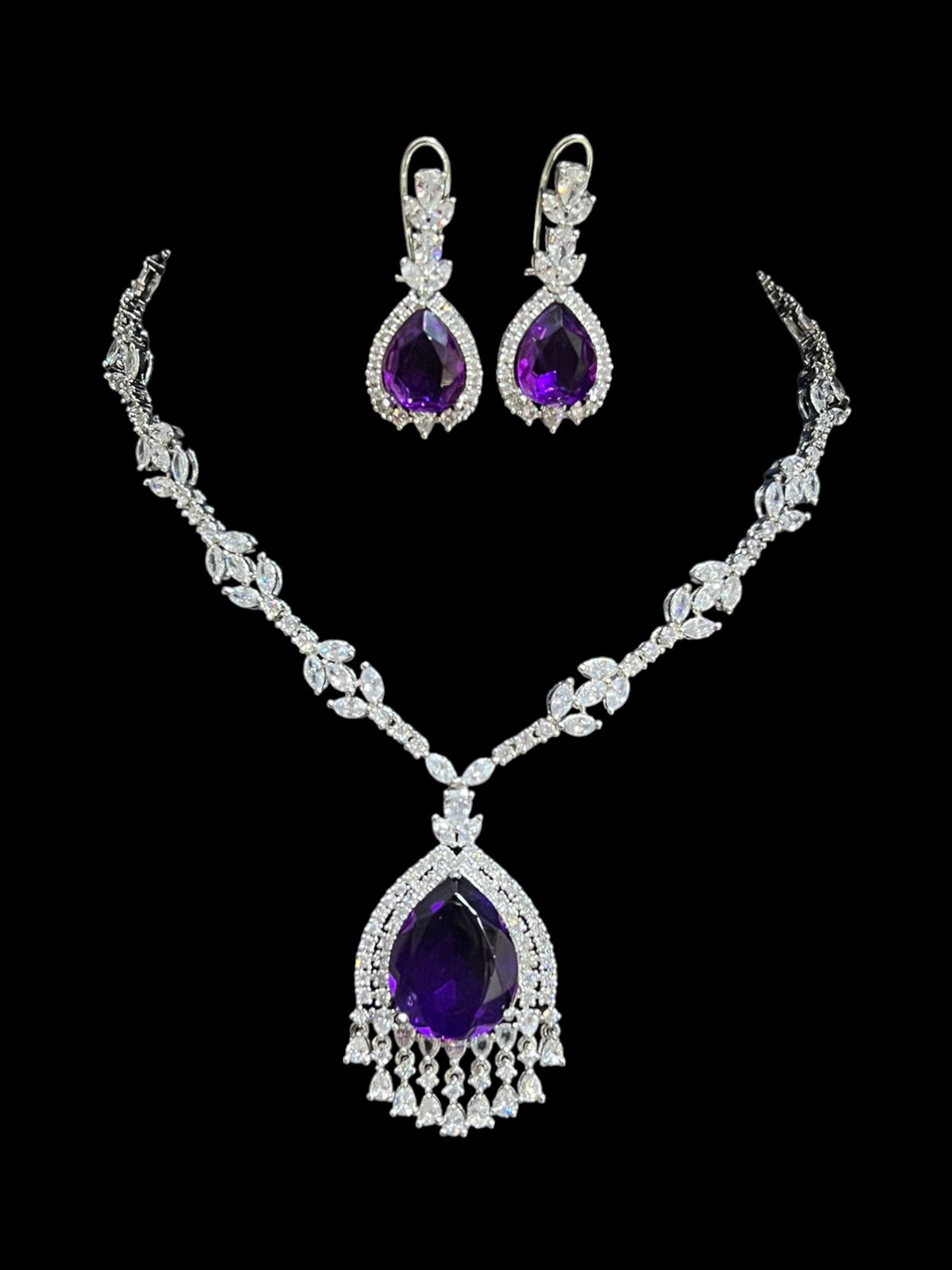 HELEN DIAMOND NECKLACE