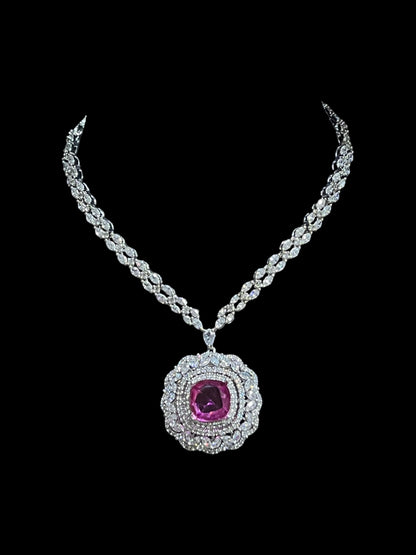 KRISTEN CUSHION DIAMOND NECKLACE N-1104