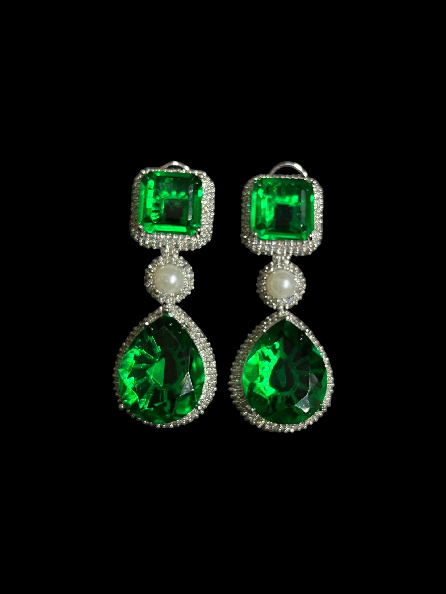 LVY DIAMOND EARRING