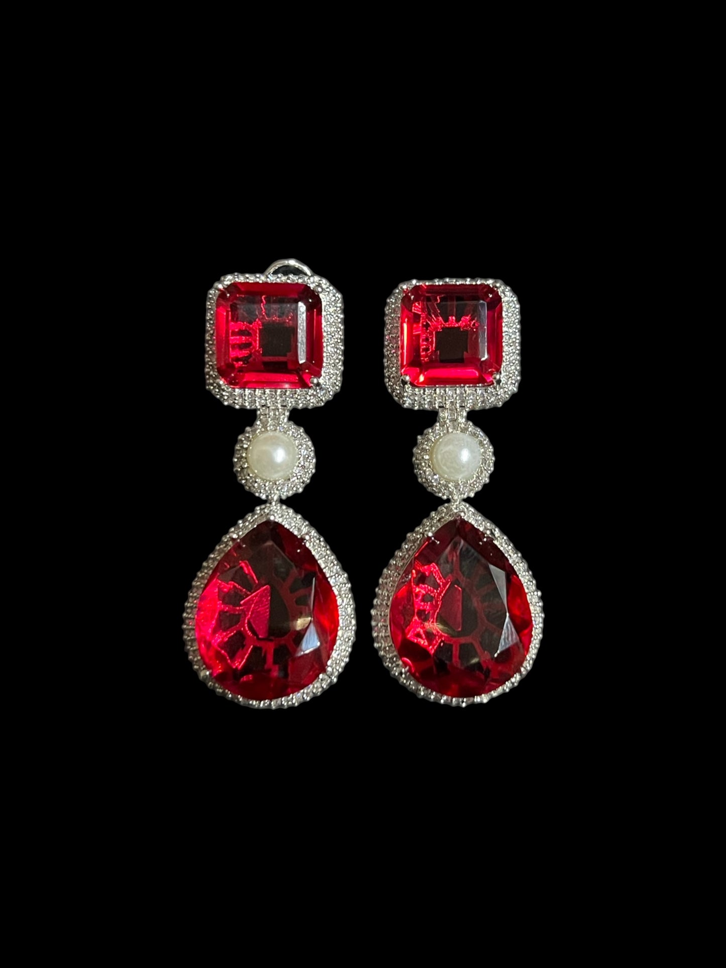 LVY DIAMOND EARRING