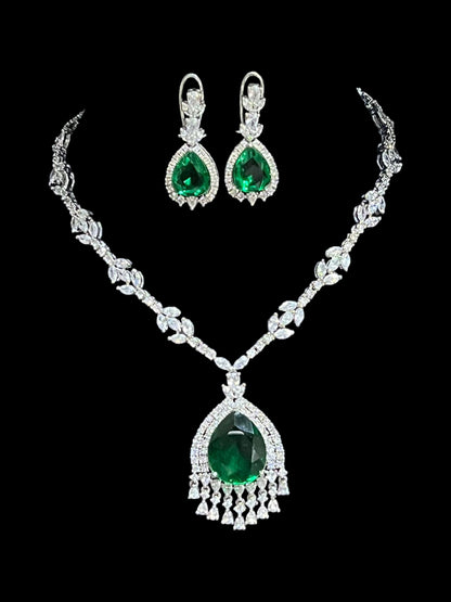 HELEN DIAMOND NECKLACE