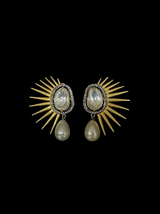 TAPSEE VICTORIAN KUNDAN STUD