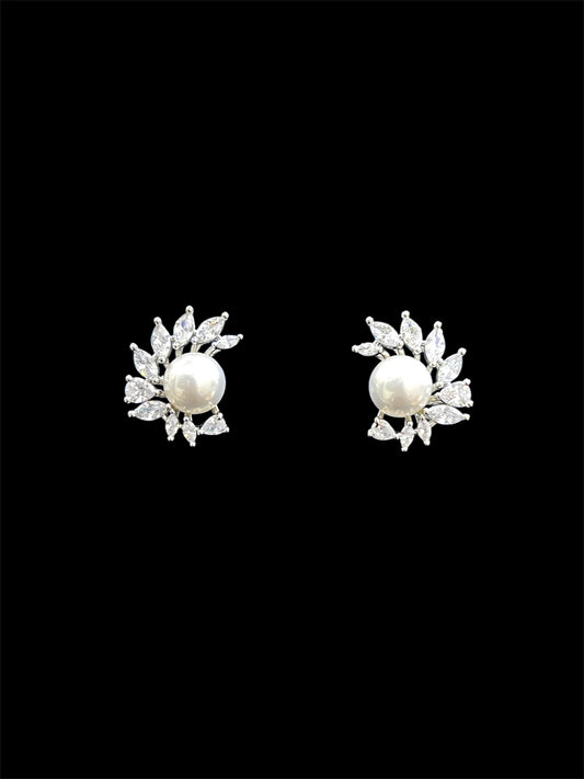 JULIAN PEARL DIAMOND STUD