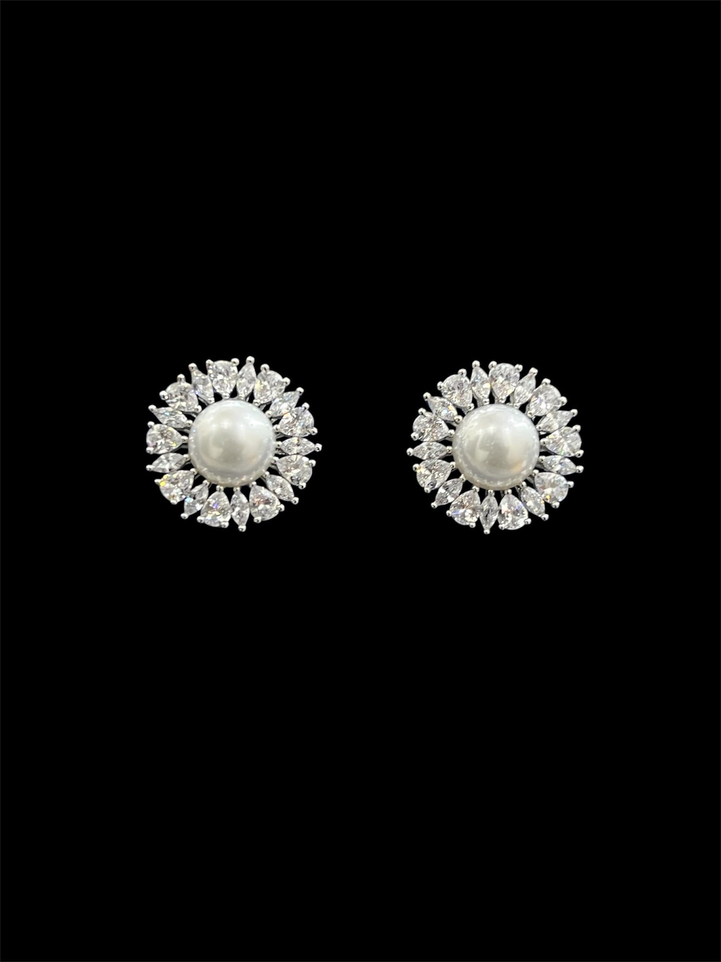 RISHIKA DIAMOND STUDS