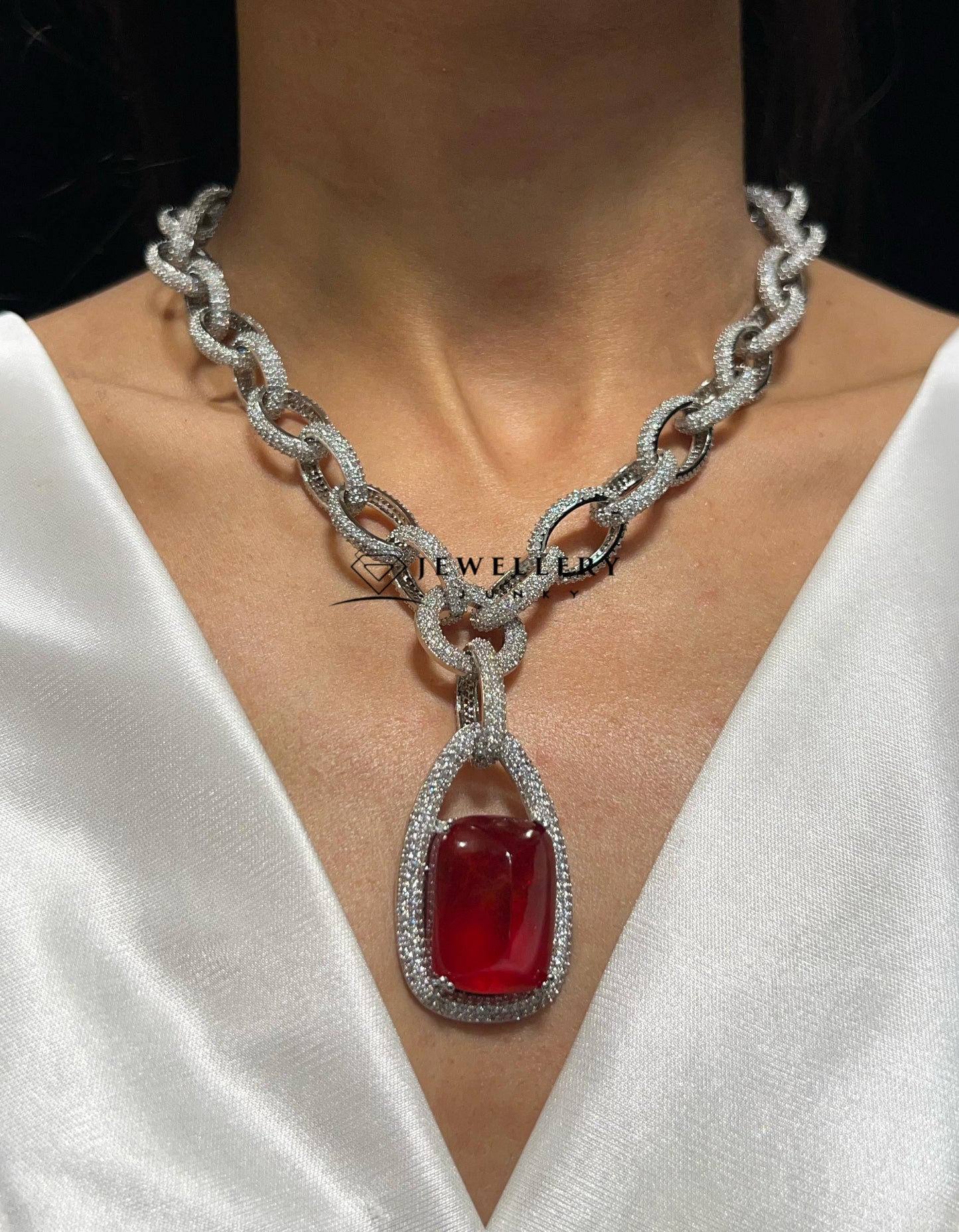 ARVI DIMAOND NECKLACE