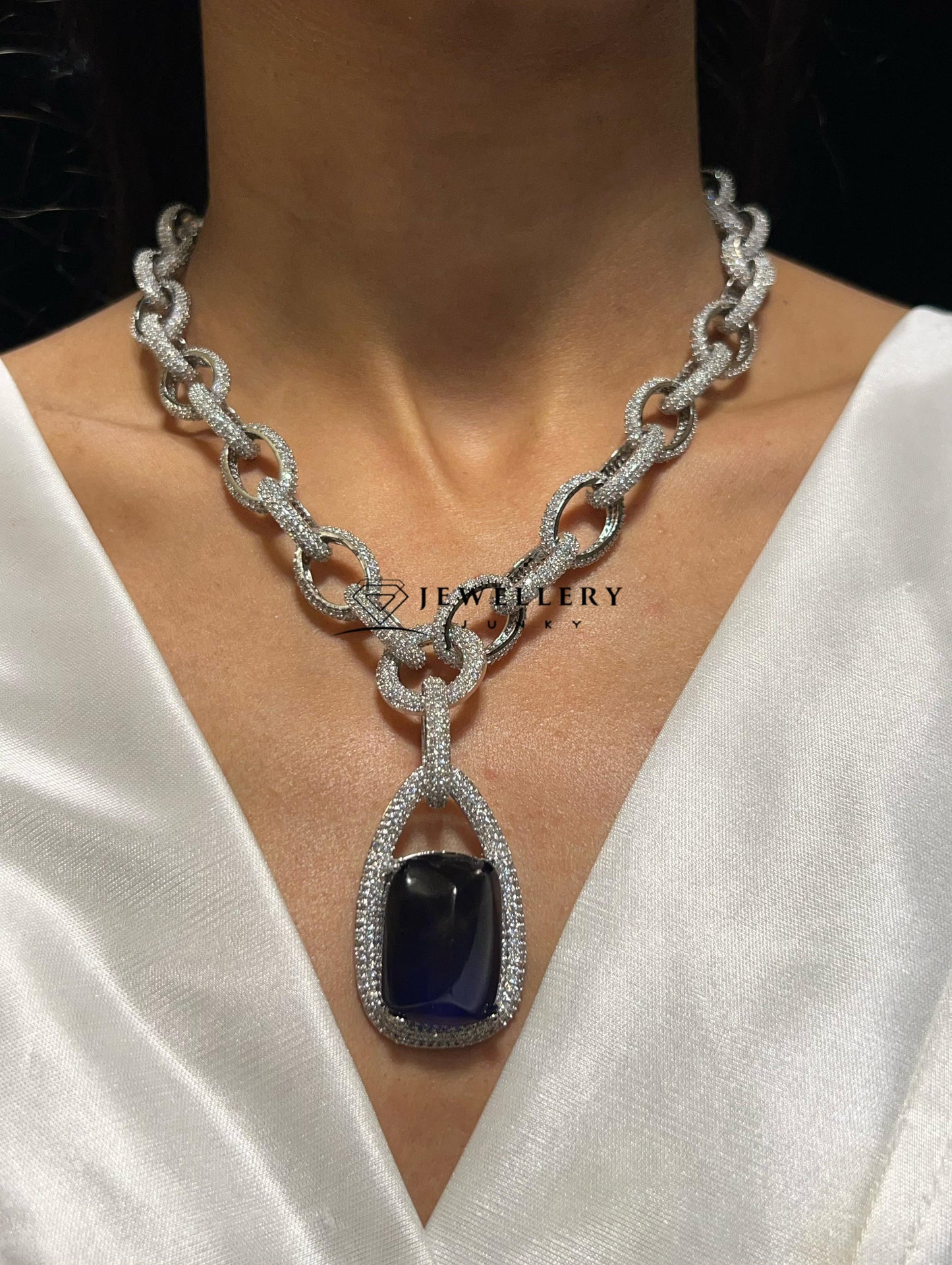 ARVI DIMAOND NECKLACE