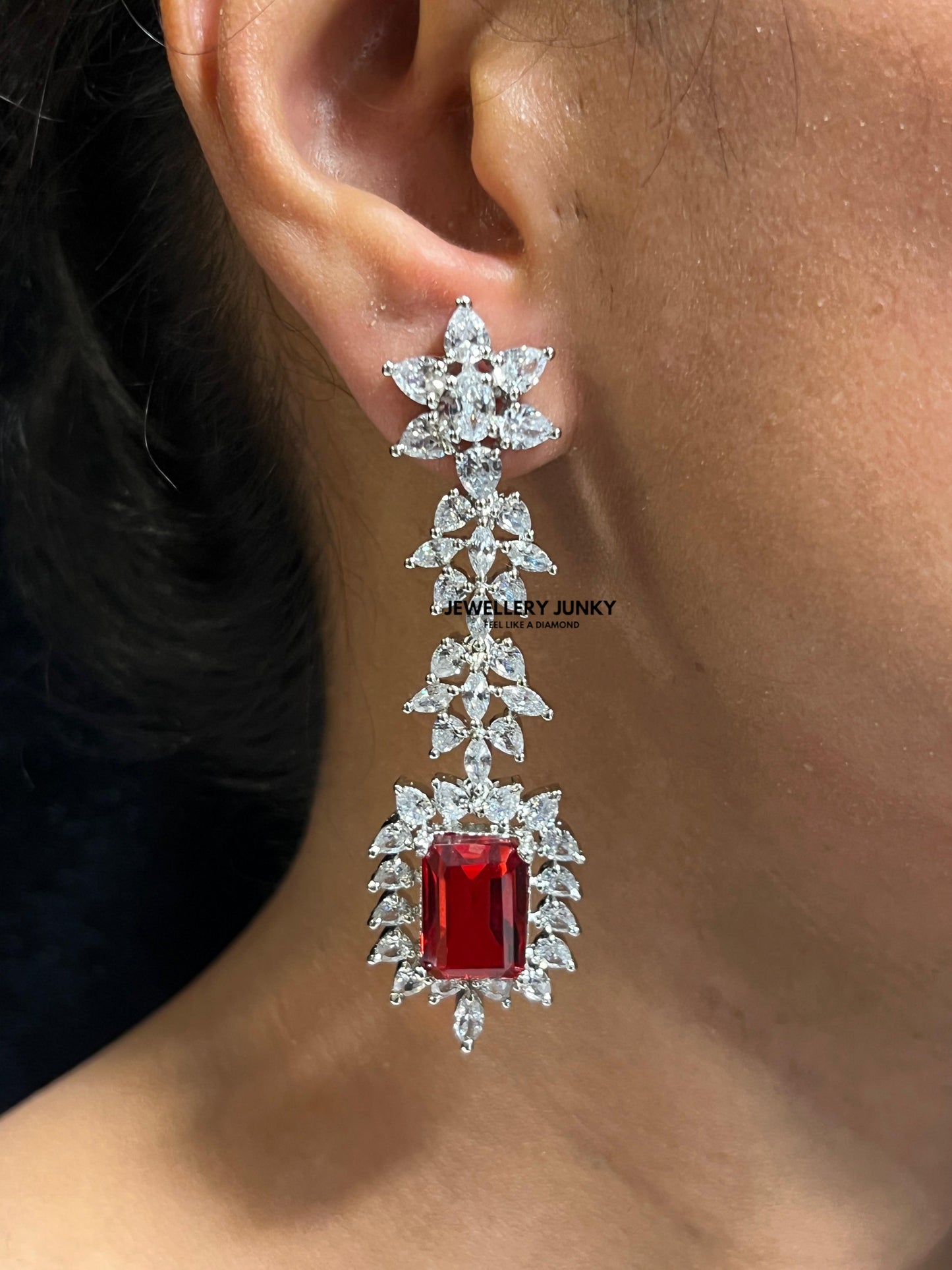 MIRJA DIMAOND NECKLACE