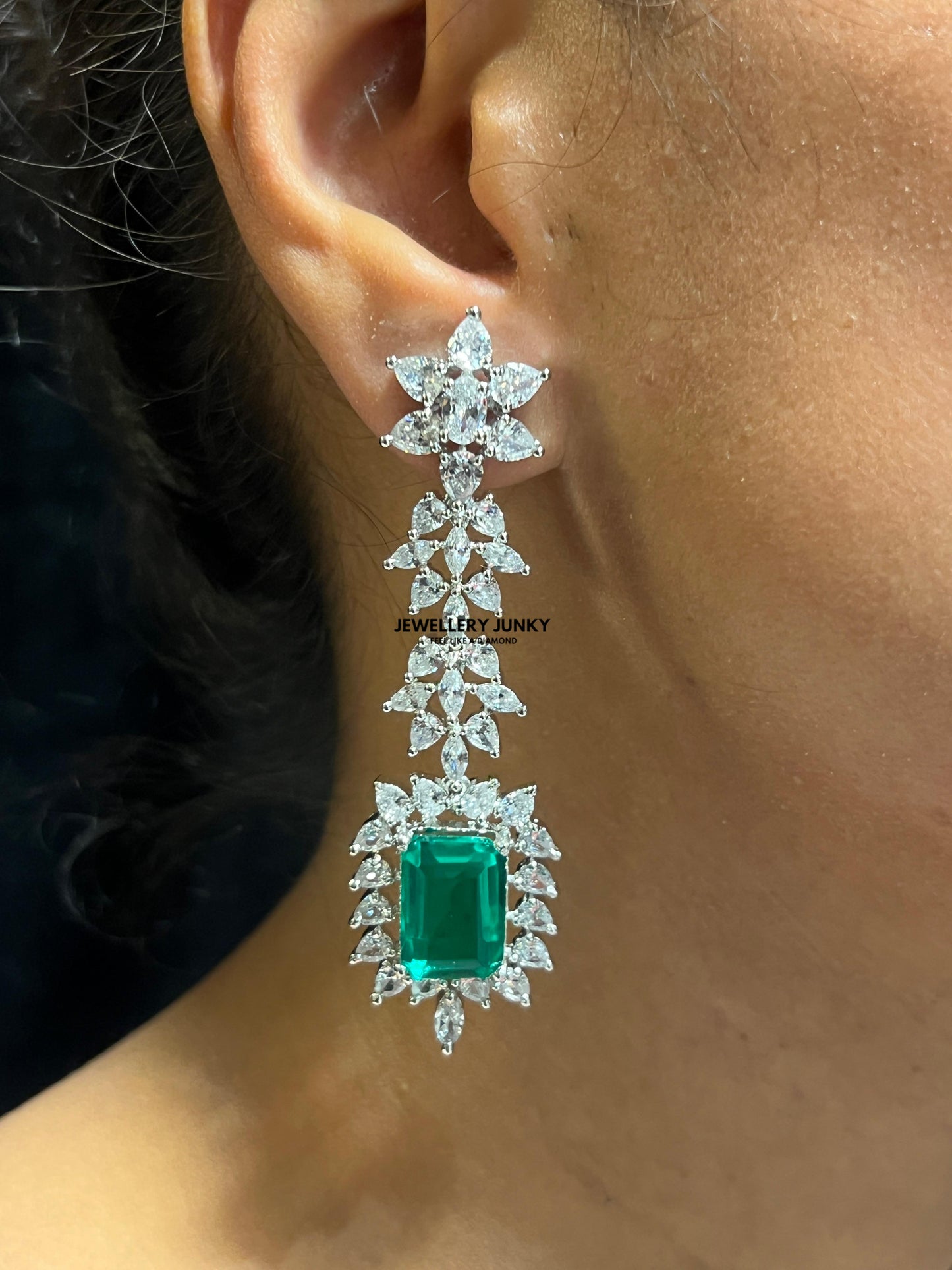 MIRJA DIMAOND NECKLACE