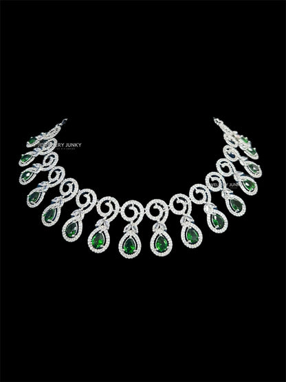 ISHANI DIAMOND NECKLACE