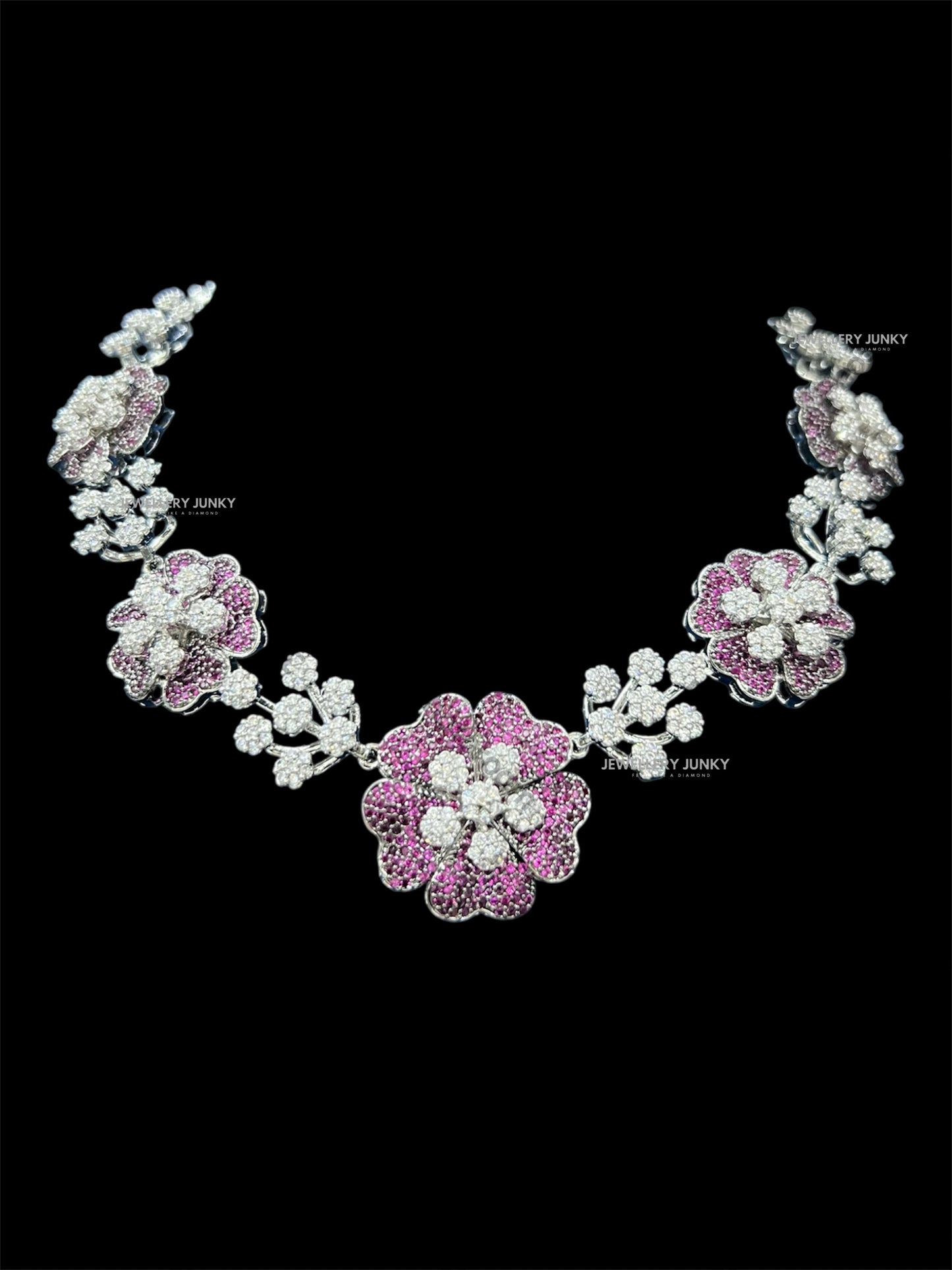 ILAA DIAMOND NECKLACE