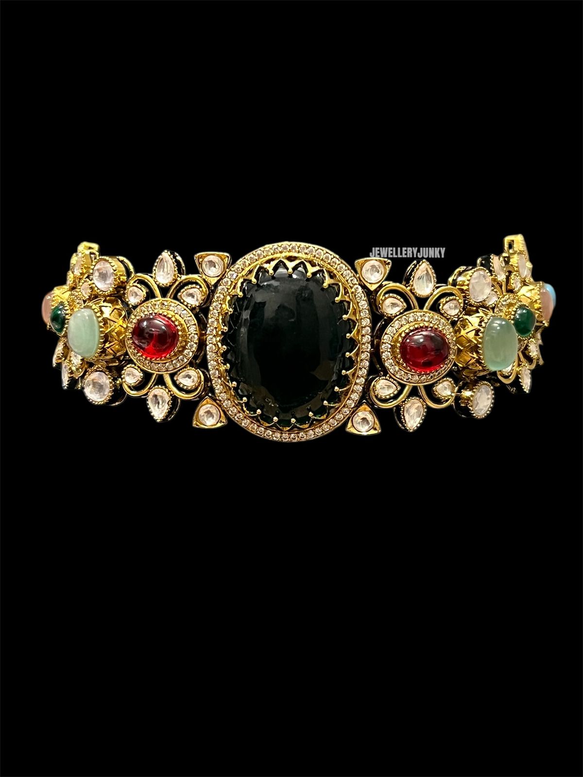 SHIVANGI KUNDAN NECKLACE