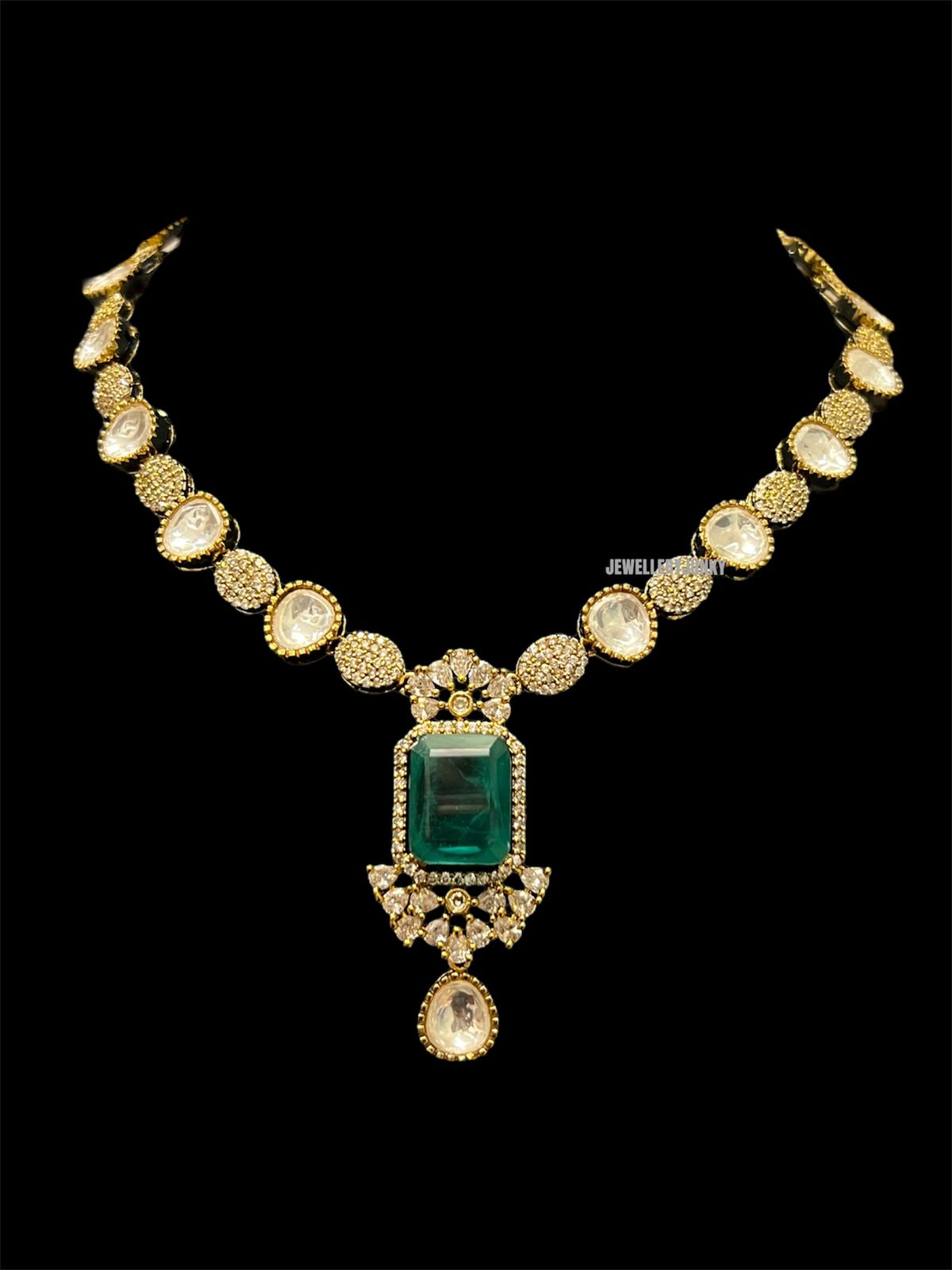 TEJAL KUNDAN NECKLACE