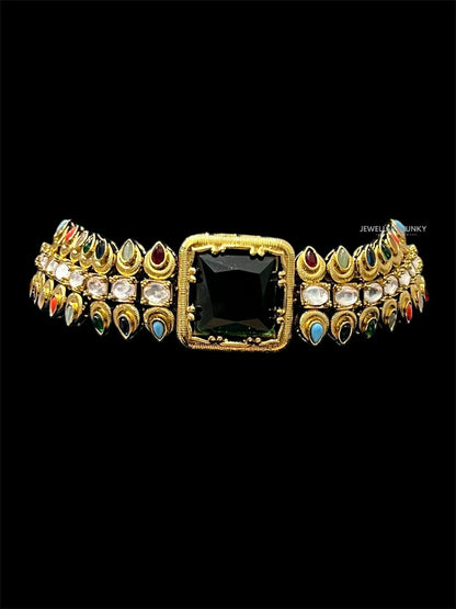 GHUFRAN KUNDAN NECKLACE