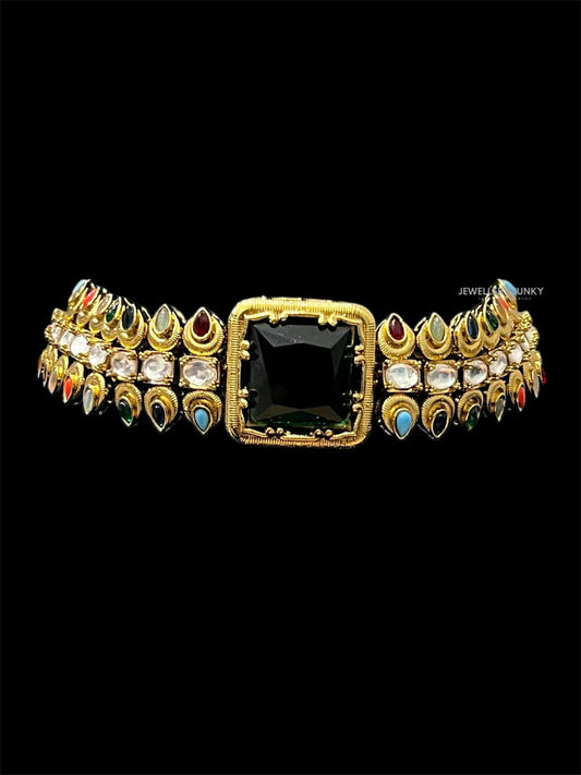 GHUFRAN KUNDAN NECKLACE