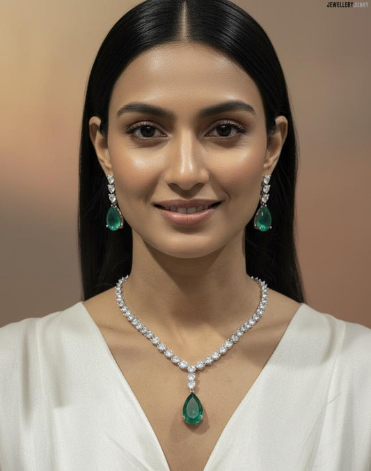 KIYANA DIAMOND NECKLACE