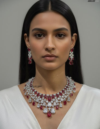 VEENA DIAMOND NECKLACE