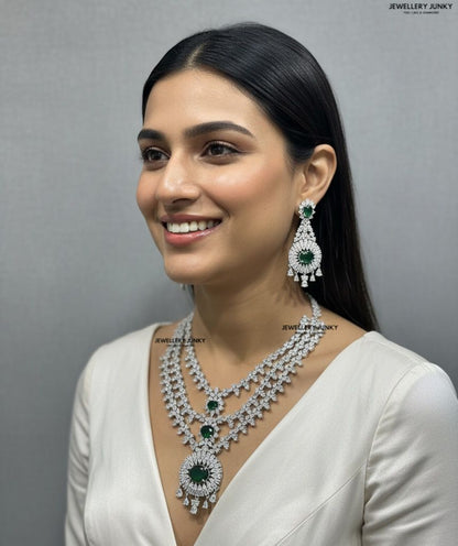 NAILA DIAMOND NECKLACE