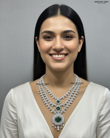 NAILA DIAMOND NECKLACE