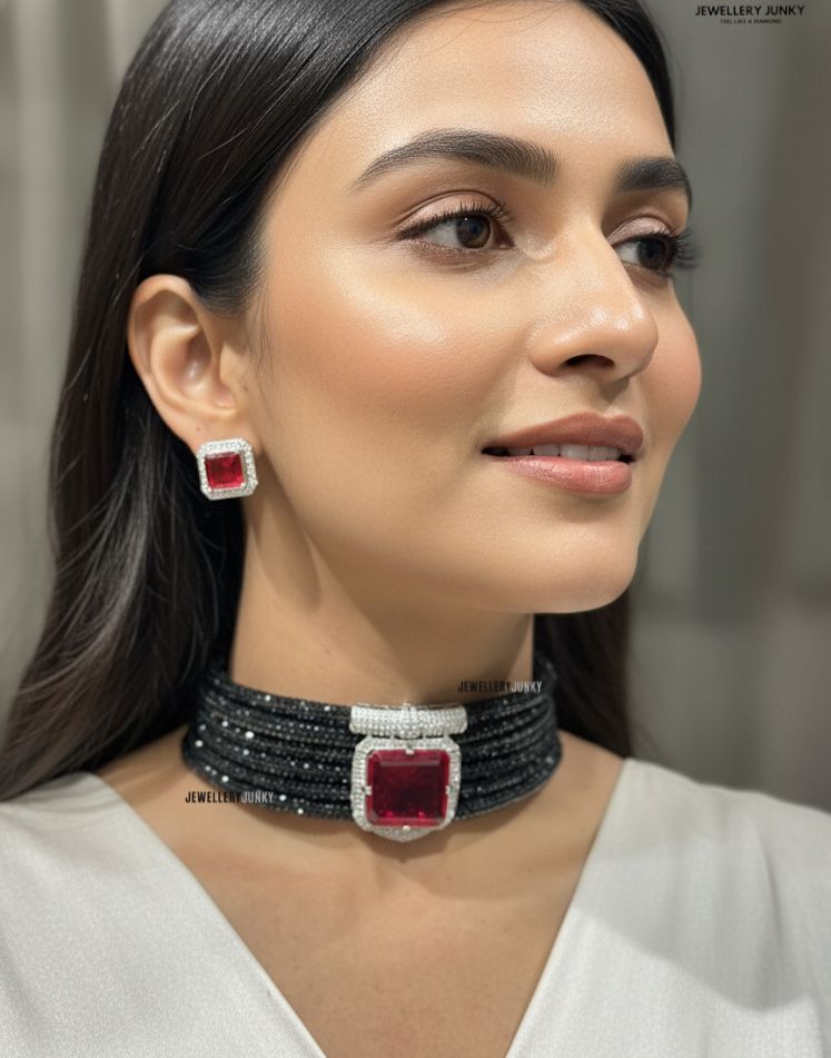 SAMUYA DIAMOND NECKLACE