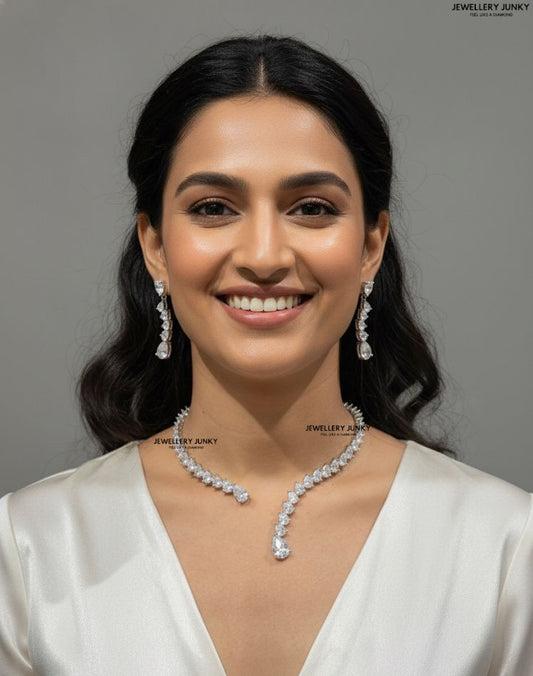 ROMY DIAMOND NECKLACE