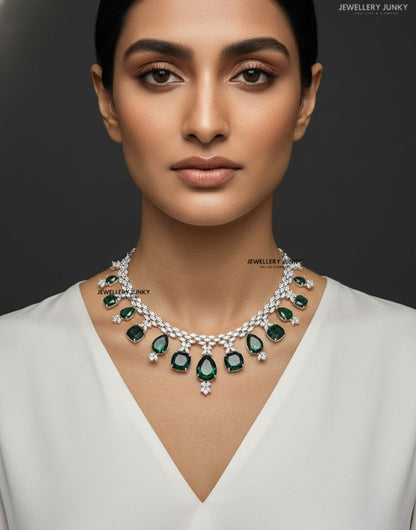 LYLA DIAMOND NECKLACE